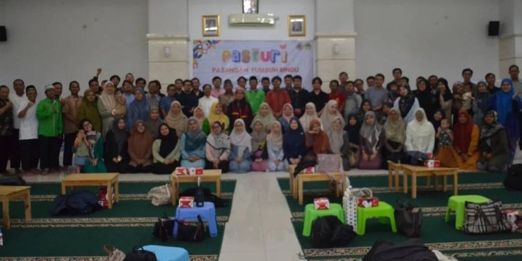 Biro Pendidikan Umum dan Pelatihan DPD LDII Kota Jakarta Barat menggelar pengajian khusus pasangan suami istri. Foto: LINES.