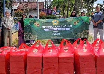 PC LDII Balikpapan Timur Perkuat Ukhuwah Islamiyah Lewat Bagi Takjil