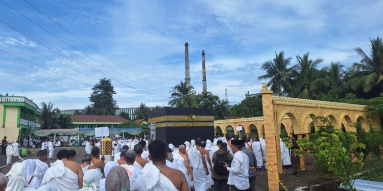 penutupan bimbingan manasik haji (Bimtek Haji) tingkat Kabupaten Purwakarta Tahun 1446 H. Foto: LINES.