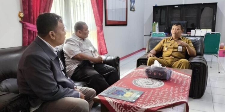 Pengurus Harian DPD LDII Kabupaten Wonogiri beraudiensi dengan Kepala Badan Kesatuan Bangsa dan Politik (Kesbangpol) Wonogiri pada Selasa, (25/3). Foto: LINES.
