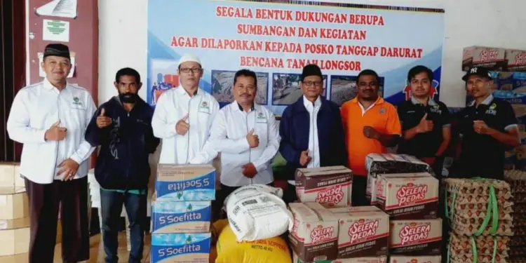 DPD LDII Kabupaten Timor Tengah Selatan (TTS) menyalurkan bantuan korban musibah tanah longsor yang terjadi di Desa Kuatae Kota Soe pada Rabu (16/4). Foto: LINES