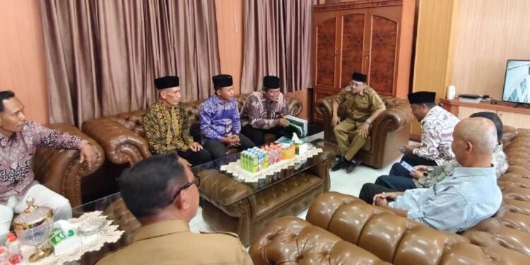 Wakil Wali Kota Bima, Feri Sofiyan, mengajak ormas Islam untuk berkolaborasi dalam mewujudkan program pemerintah. Foto: LINES.