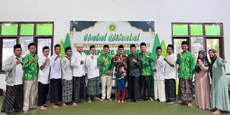 Taman Pendidikan Al-Qur’an (TPQ) Al-Muflihun, yang bernaung di bawah LDII Magelang turut berpartisipasi dalam kegiatan Halal Bihalal yang diselenggarakan oleh Badan Koordinasi Lembaga Pengembangan Al-Qur'an (BADKO LPQ). Foto: LINES.