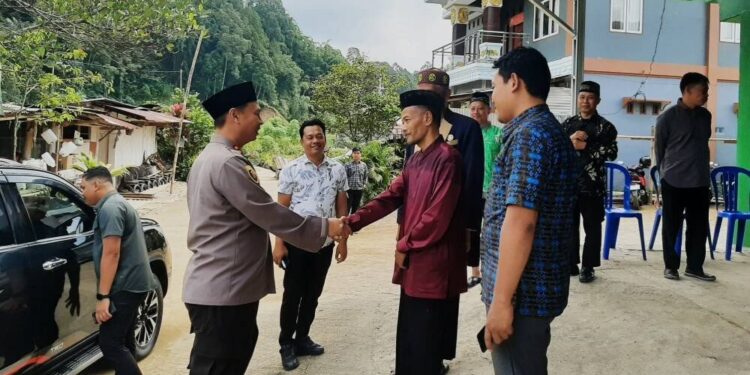 Kapolres Tana Toraja AKBP Budi Hermawan silaturahim ke Sekretariat DPD LDII Tana Toraja di Makale Utara. Foto: LINES.