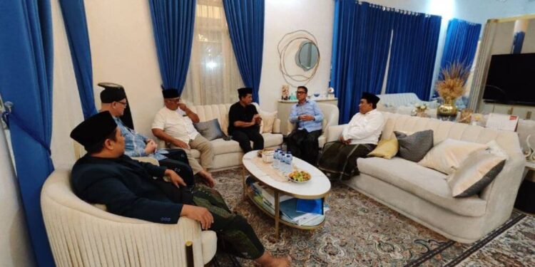 Pengurus DPW LDII Banten bersilaturahim dengan Menteri Desa, Pembangunan Daerah Tertinggal Republik Indonesia Yandri Susanto pada Kamis (1/5). Foto: LINES.