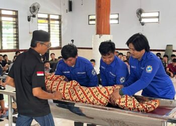 Ajarkan Peduli Sesama, Generasi Muda LDII Palopo Dilatih Pemulasaran Jenazah