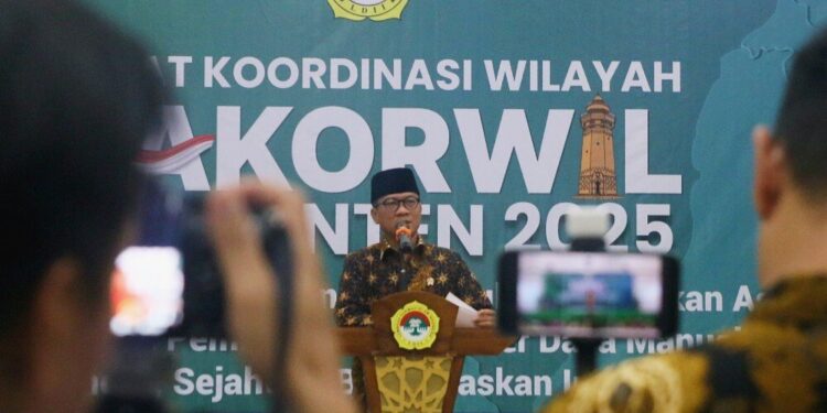 Menteri Desa, Pembangunan Daerah Tertinggal RI, Yandri Susanto saat membuka Rapat Koordinasi Wilayah (Rakorwil) LDII Provinsi Banten di Gedung LDII, Kramatwatu, Banten (16/5). Foto: LINES.