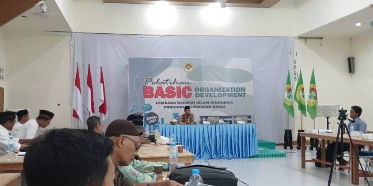 LDII Kalimantan Barat menghelat pelatihan Basic Organization Development (Basic-OD) di Aula Pesantren Al Muqorrobun Pontianak. Foto: LINES.