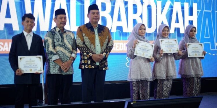 Pendidikan Kesetaraan Pondok Pesantren Salafiyah (PKPPS) Wali Barokah menyelenggarakan Pelepasan Santri kelas 12 angkatan pertama di Ponpes Wali Barokah. Foto: LINES.