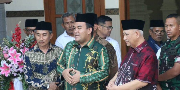 Bupati Blora meresmikan masjid di Jepon. Foto: LINES.