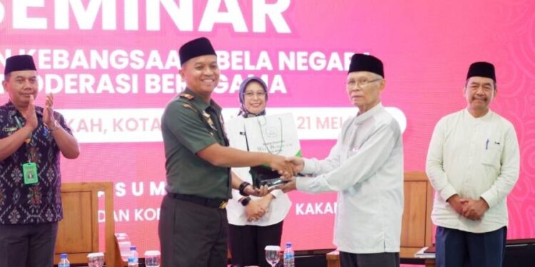 Seminar “Wawasan Kebangsaan, Bela Negara, dan Moderasi Beragama”, yang diselenggarakan Ponpes Wali Barokah, Kota Kediri. Foto: LINES.