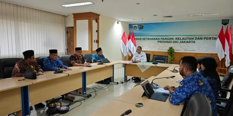 DPW LDII Provinsi DKI Jakarta beraudensi ke  Dinas Ketahanan Pangan, Kelautan, dan Pertanian (KPKP) Provinsi DKI Jakarta untuk meningkatkan kualitas pemotongan hewan kurban yang halal, sehat, dan higienis. Foto: LINES