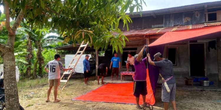PC LDII Kecamatan Baras bersiap menyambut Hari Raya Idul Adha 1446 H dengan gotong-royong mempersiapkan area pemotongan hewan kurban. Foto: LINES.