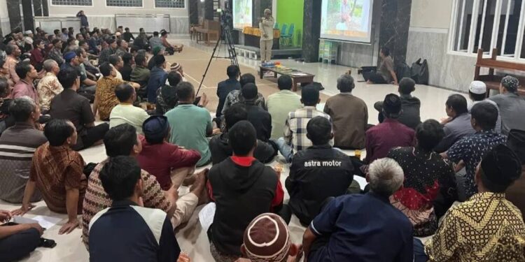 PC LDII Kecamatan Sukoharjo dan PC LDII Kecamatan Tawangsari menggelar pelatihan penyembelihan hewan kurban sesuai syariat Islam. Foto: LINES.