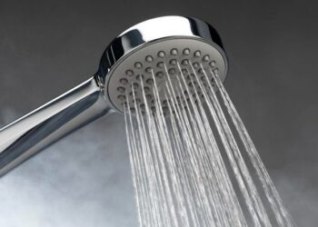 Langsung Mandi Saat Berkeringat, Aman atau Berisiko?