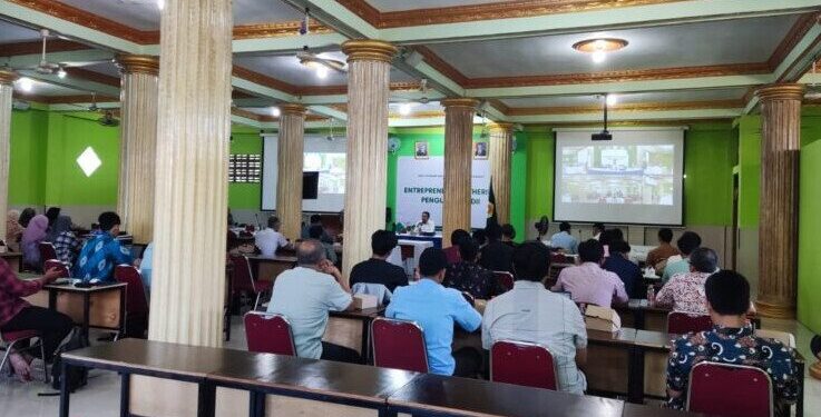 Seminar Bisnis bertajuk “Strategi & Mindset Pebisnis untuk Tumbuh Lewat Meta Ads” yang digelar di aula Masjid Al Fattah, Pundungrejo, Sleman, Sabtu (14/6/2025). Foto: LINES