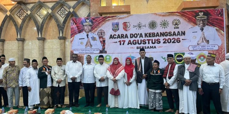 Ketua DPW LDII Papua Selatan Muh. Bahroni dan Wakil Ketua Imron Rosadi bergabung dalam kepanitiaan kegiatan Doa Kebangsaan menjelang HUT ke-81 Republik Indonesia. Foto: LINES