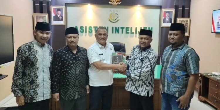 Jajaran DPW LDII Provinsi Kalimantan Barat audiensi ke Kantor Kejaksaan Tinggi (Kejati) Kalbar. Foto: LINES.