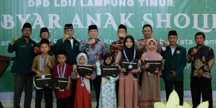 Wakil Bupati Lampung Timur, Azwar Hadi mengajak masyarakat Lampung Timur untuk membentuk karakter generasi muda sejak dini. Foto: LINES.
