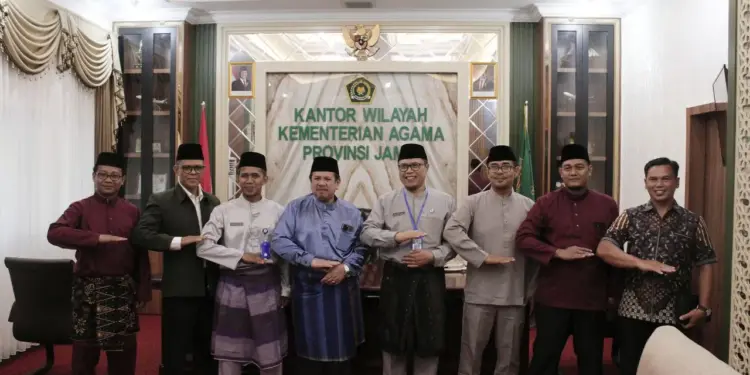 DPW LDII Jambi silaturahim dengan Kanwil Kemenag Jambi, di kantor Kemenag Jambi, pada Rabu (25/6). Foto: LINES