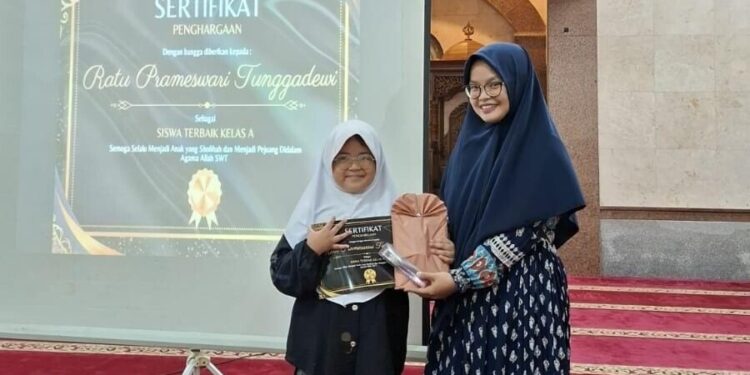 Tim Kegiatan Belajar Mengajar (KBM) PAC LDII Margajaya menggelar evaluasi program pembinaan. Foto: LINES.