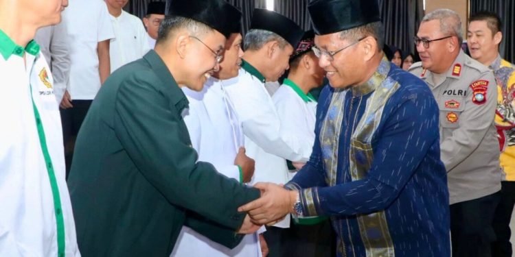 Sekretaris Daerah (Sekda) Kota Batam, Firmansyah mengajak pengurus DPD LDII Kota Batam memperkuat kerukunan umat beragama. Foto: LINES
