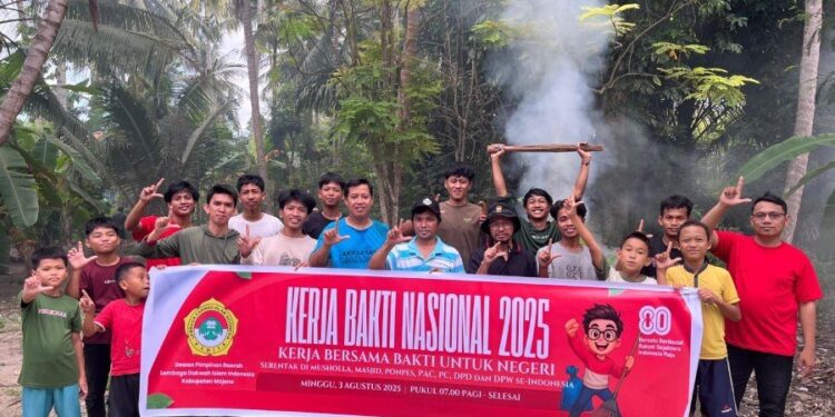 DPD LDII Kabupaten Majene, Sulawesi Barat turut menggelar Kerja Bakti. Foto: LINES.