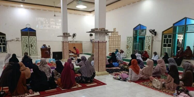 DPD LDII Kabupaten Tanah Laut (Tala), Kalimantan Selatan, menggelar pengajian khusus ibu-ibu. Foto: LINES.