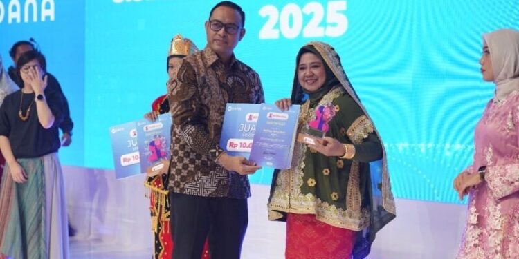 Perempuan inspiratif asal Kota Mataram, Lombok, Nusa Tenggara Barat, Rahma Wira Sari memenangkan penghargaan UMKM Perempuan Berdaya. Foto: LINES.