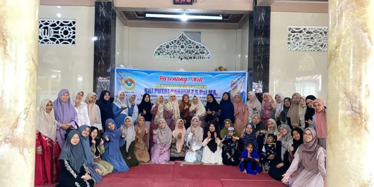 DPD LDII Kota Solok menghelat “Edukasi Parenting Skill bersama Sri Putri Rahayu Z”. Foto: LINES