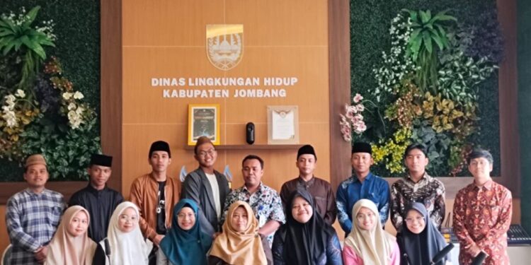 Ponpes Gadingmangu menghadiri undangan “Asisten Penyusunan Dokumen Ekopesantren Dinas Lingkungan Hidup. Foto: LINES.