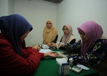 LDII Gandeng RSIA Sayyidah dan IIDI Gelar Cek Kesehatan untuk Ratusan Santriwati