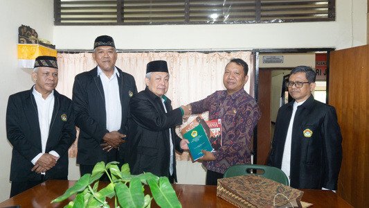 DPW LDII Bali audiensi dengan Badan Kesatuan Bangsa dan Politik (Kesbangpol) Bali, di Kantor Kesbangpol Provinsi Bali di Denpasar. Foto: LINES
