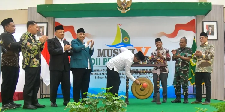 Gubernur Kepulauan Riau (Kepri) Ansar Ahmad membuka Muswil V LDII Kepri. Foto: LINES.