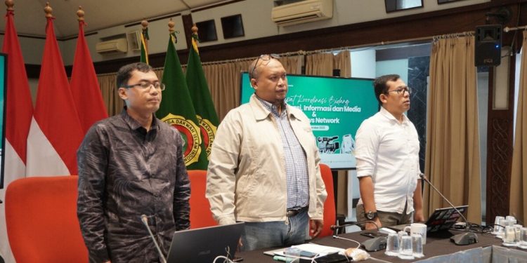 DPP LDII menggelar Rapat Koordinasi Bidang Komunikasi Informasi dan Media (Rakorbid KIM) dan LDII News Network (LINES) di Jakarta, pada Sabtu (15/11/2025). Foto: LINES