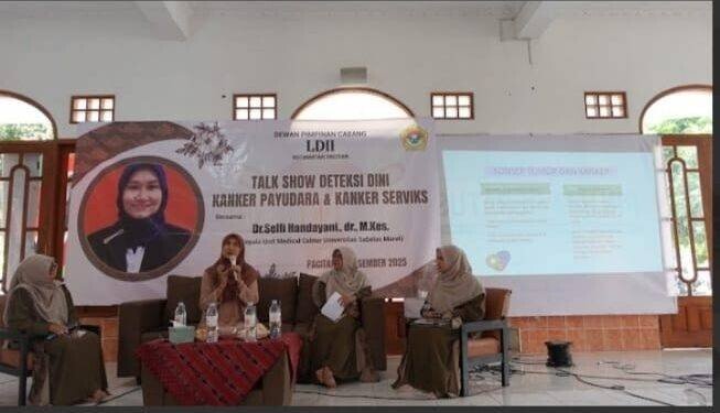 Pengurus Wanita LDII Pacitan menggelar Talk Show kesehatan bertajuk “Deteksi Dini Penyakit Kanker Payudara dan Kanker Serviks”. Foto: LINES.