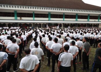 Menhaj Gus Irfan: Tidak Ada Sekat Instansi, Petugas Haji Melayani Jemaah Bukan Pejabat