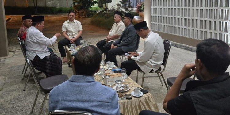 Ketua DPD LDII Lampung Selatan, Sugiono menghadiri undangan silaturrahim dengan Bupati Lampung Selatan. Foto: LINES.