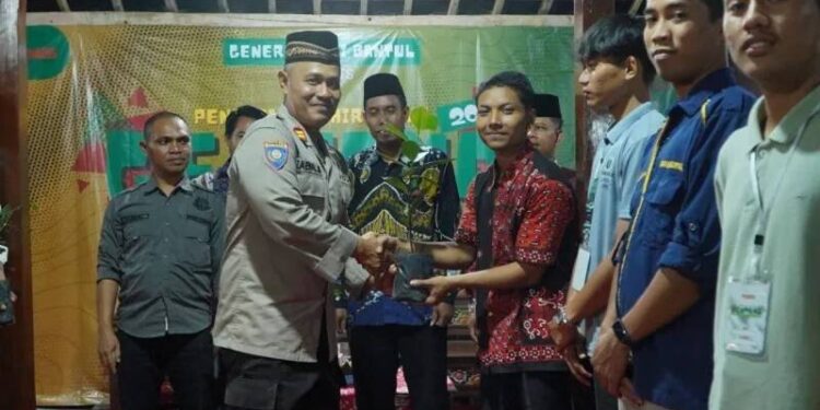 DPD LDII Kabupaten Bantul mengisi pergantian tahun dengan aksi tanam pohon dan mengundang jajaran Polres Bantul. Foto: LINES.