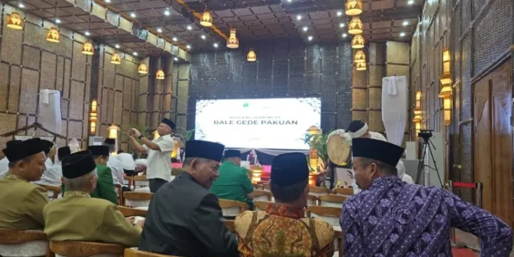Ketua DPW LDII Jawa Barat Dicky Harun menghadiri pelantikan Ketua dan Pengurus Majelis Ulama Indonesia (MUI) Provinsi Jawa Barat masa khidmat 2025–2030. Kegiatan tersebut digelar di Bale Gede Pakuan (Gedung Negara Pakuan), Bandung, Jawa Barat pada Selasa (27/1). Foto: LINES