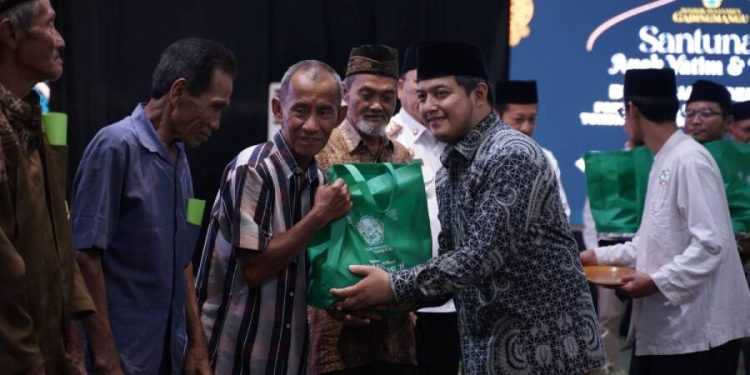 Ponpes Gadingmangu menggelar Buka Puasa Bersama dan Santunan Anak Yatim serta Duafa. Foto: LINES.
