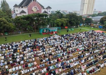 Wujud Tiga Dekade Toleransi, Warga LDII Depok Kondusif Salat Idul Fitri di Halaman Gereja