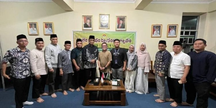 DPW LDII Sumatera Selatan melaksanakan gotong royong bersih-bersih lingkungan di 326 lokasi. Foto: LINES.