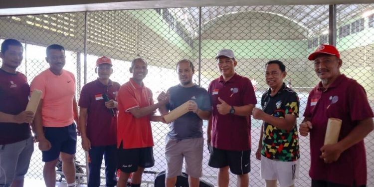 kegiatan rutin bulanan Paguyuban Tenis Kediri (PTK) yang diselenggarakan di Lapangan Praja Mukti, Kabupaten Kediri. Foto: LINES.