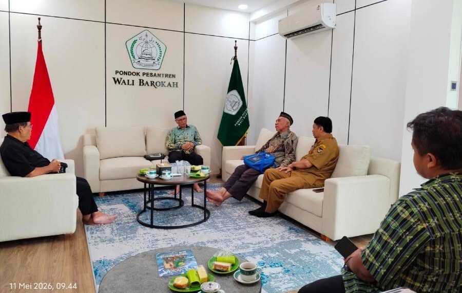 Ketua FKUB dan Kesbangpol Kota Kediri dengan Ponpes Wali Barokah Bahas Rencana Kegiatan Lintas Agama
