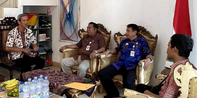 Badan Kesatuan Bangsa dan Politik (Bakesbangpol) Kabupaten Jepara berkunjung ke LDII Jepara. Foto: LINES.