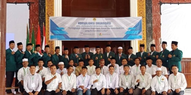 DPD LDII Kabupaten Bungo menghelat konsolidasi organisasi di Masjid Baitul Makmur, Kabupaten Bungo. Foto: LINES.