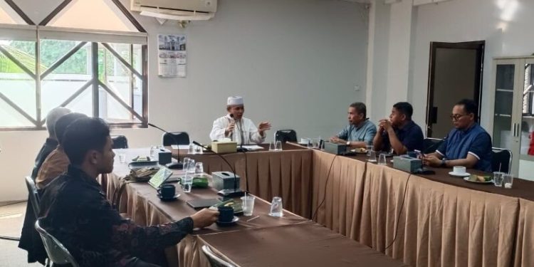 Pengurus Pondok Fathul Huda bersama jajaran DPD LDII Majalengka silaturahim dan studi tiru ke Yayasan Nurul Hakim. Foto: LINES.