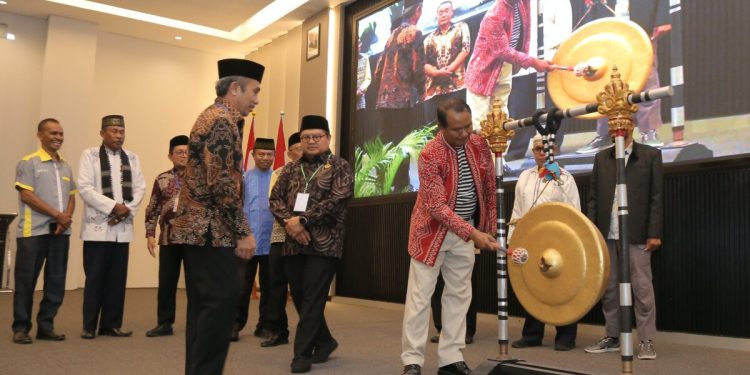 Gubernur NTT Emanuel Melkiades Laka Lena pada Acara Pembukaan Musyawarah Wilayah (Muswil) IX LDII NTT di Hotel Neo Kupang, Sabtu (23/5). Foto: LINES