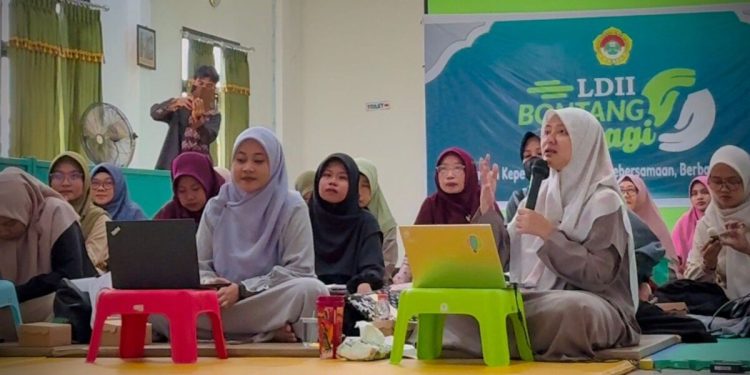 DPD LDII Kota Bontang dan Penggerak Pembina Generus (PPG) Bontang menggelar Pembekalan Guru Generus dan Orang Tua. Foto: LINES.